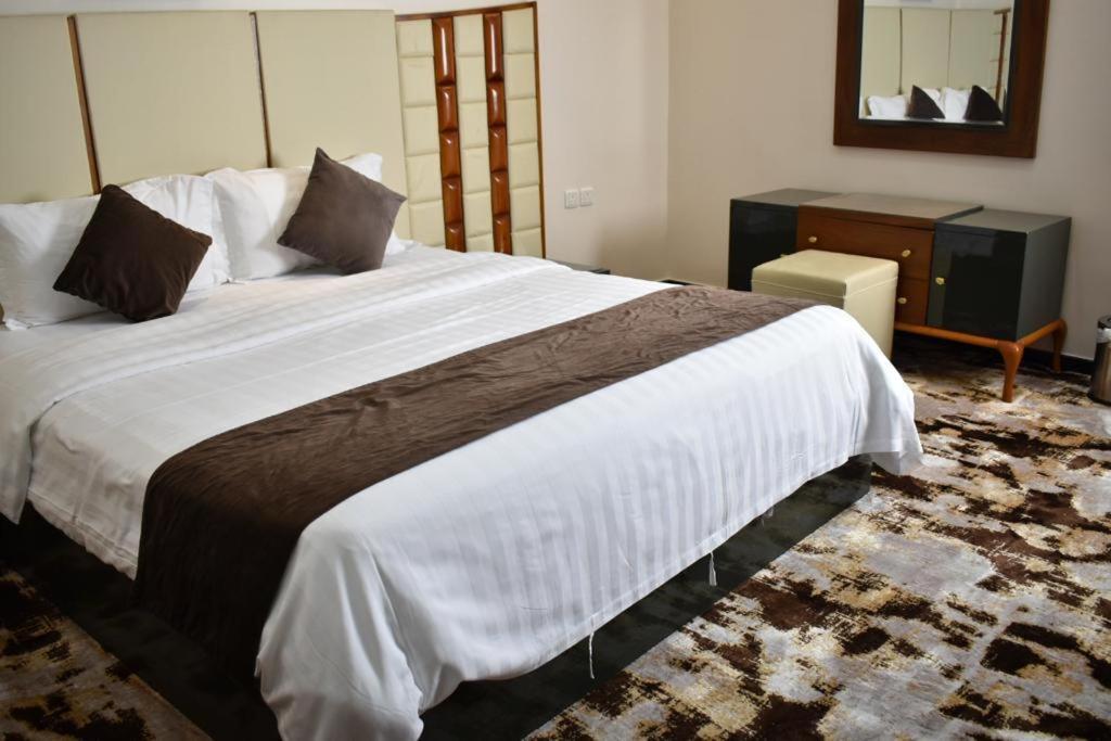 Diva Hotel Suites Джедда Экстерьер фото